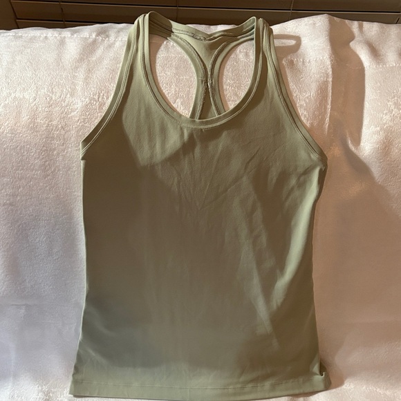NWOT LULULEMON Women's Green razorback Tank Top NO CALLOUTS - Picture 1 of 5